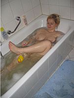 Photo 4, Bath tub mom shaving