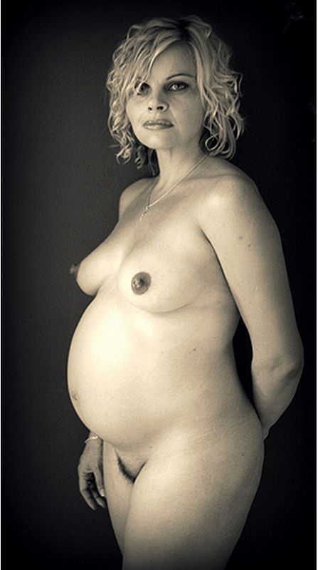 my pregnant wife nude