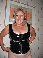 Photo 2, Huge boob mom with