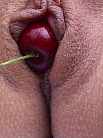 Photo 5, Hide the cherry