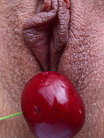 Photo 8, Hide the cherry
