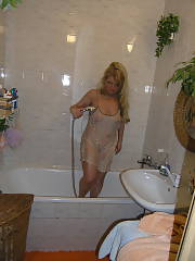 Photo 8, Blond babe Bathing