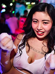 Photo 2, Jap slut in nightclub